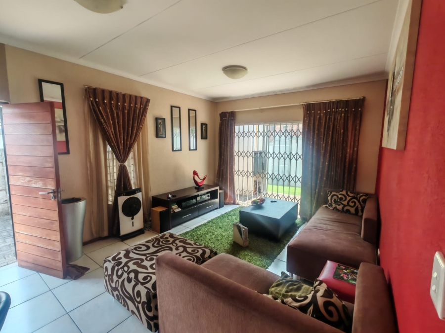2 Bedroom Property for Sale in Roodepoort Gauteng