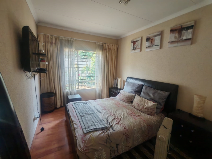 2 Bedroom Property for Sale in Roodepoort Gauteng