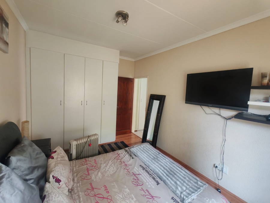 2 Bedroom Property for Sale in Roodepoort Gauteng