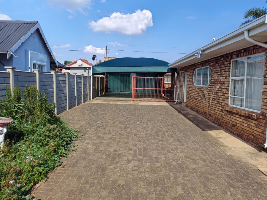 3 Bedroom Property for Sale in Randpoort Gauteng