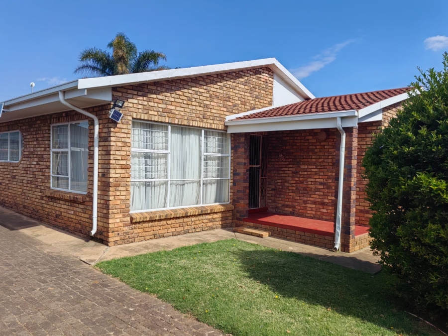 3 Bedroom Property for Sale in Randpoort Gauteng