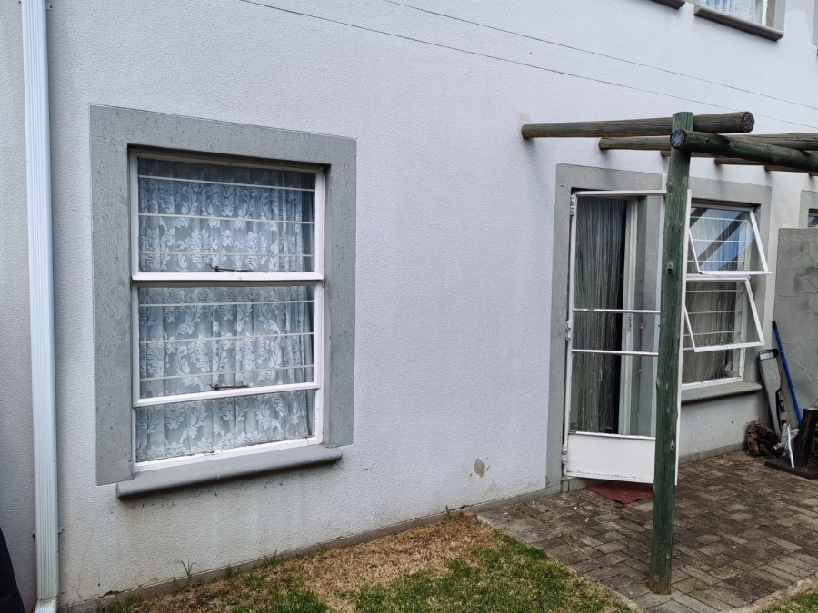 2 Bedroom Property for Sale in Aureus Gauteng