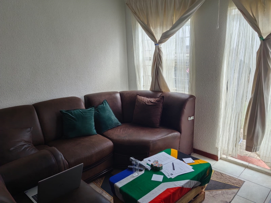2 Bedroom Property for Sale in Aureus Gauteng