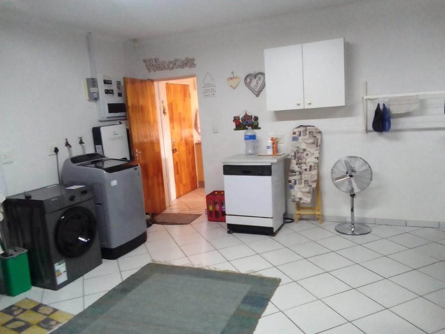 2 Bedroom Property for Sale in Eike Park Gauteng