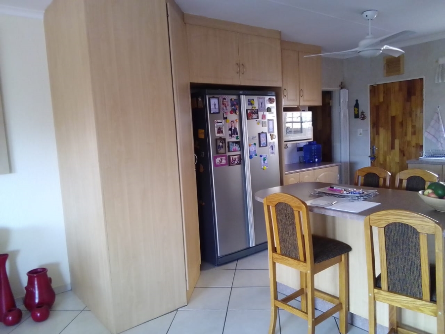 2 Bedroom Property for Sale in Eike Park Gauteng