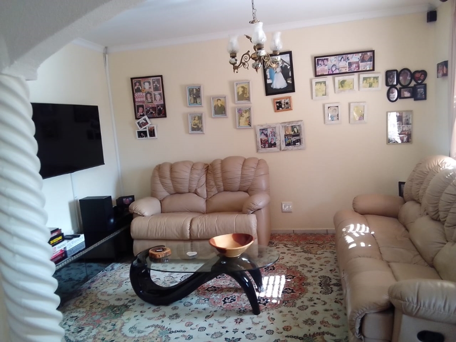 2 Bedroom Property for Sale in Eike Park Gauteng