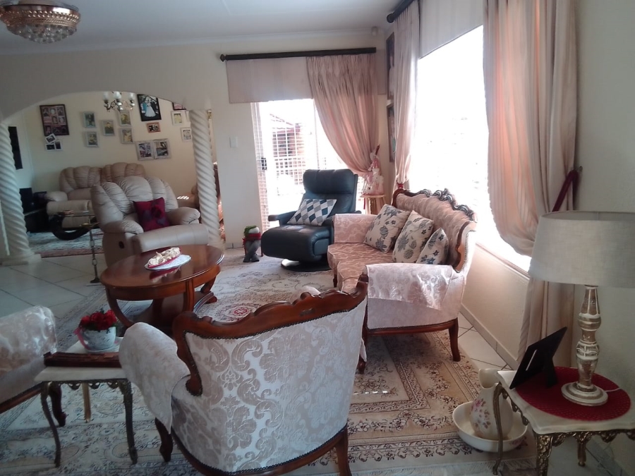 2 Bedroom Property for Sale in Eike Park Gauteng