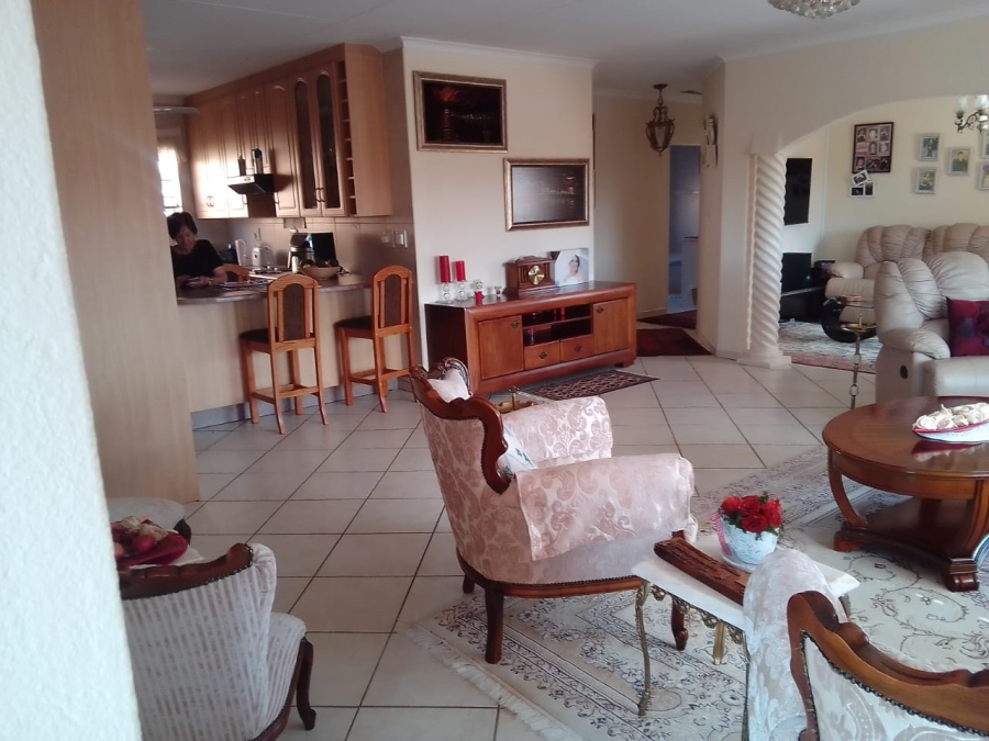 2 Bedroom Property for Sale in Eike Park Gauteng