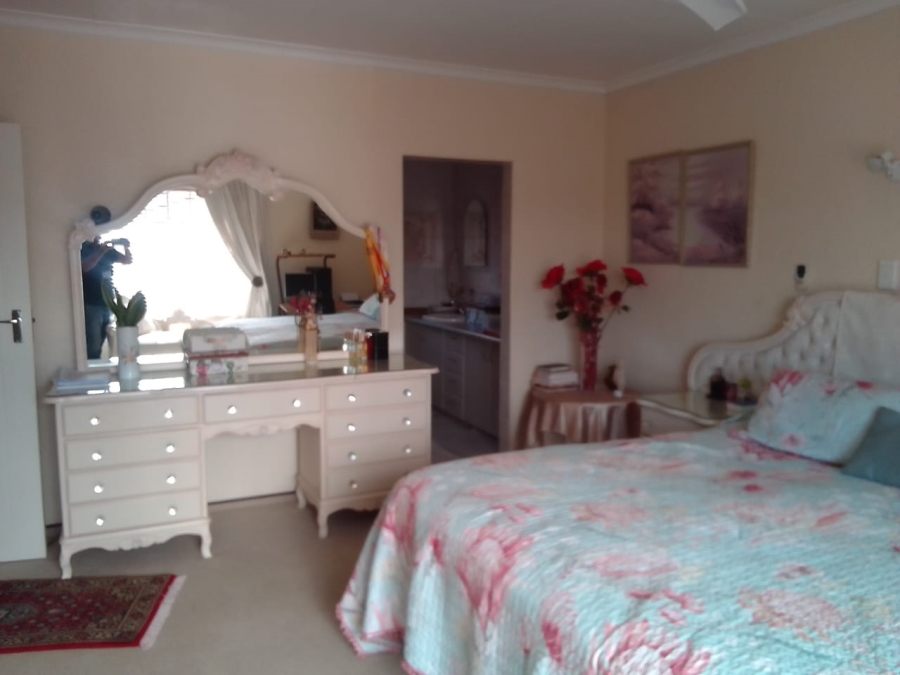 2 Bedroom Property for Sale in Eike Park Gauteng