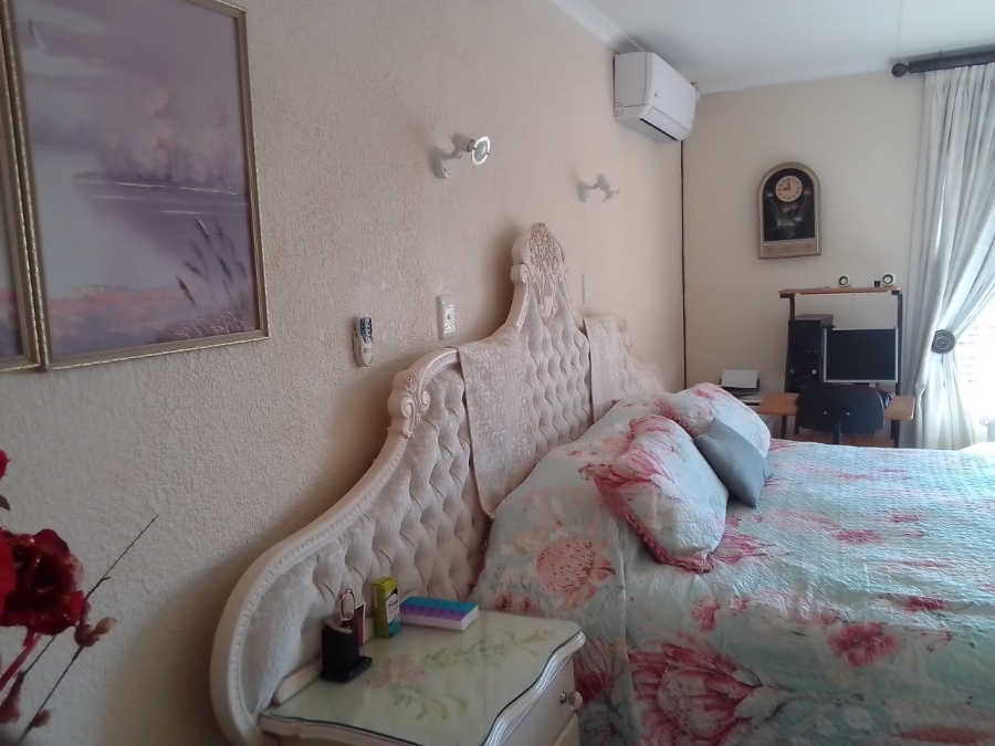 2 Bedroom Property for Sale in Eike Park Gauteng