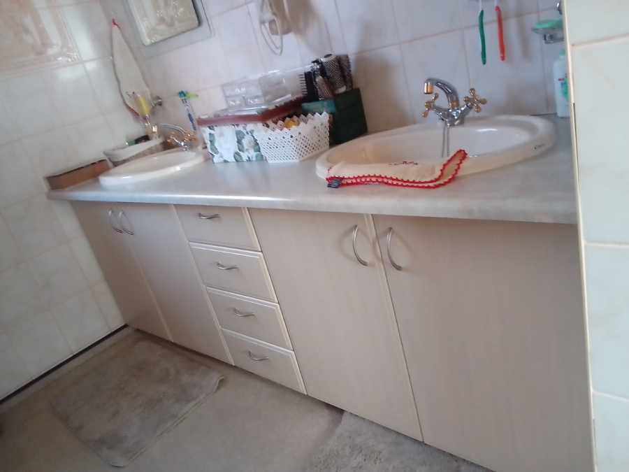 2 Bedroom Property for Sale in Eike Park Gauteng