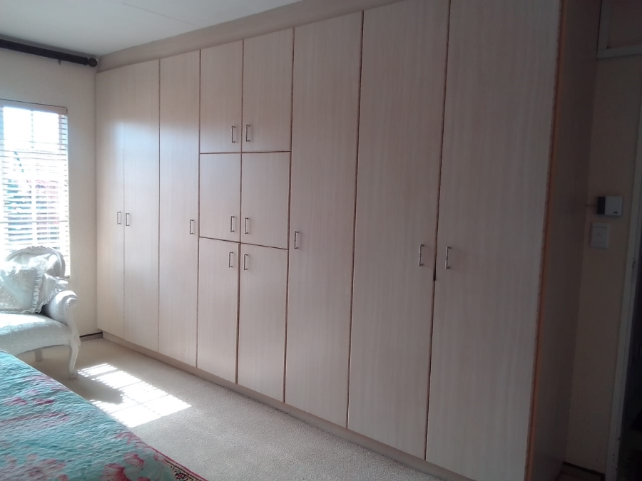 2 Bedroom Property for Sale in Eike Park Gauteng