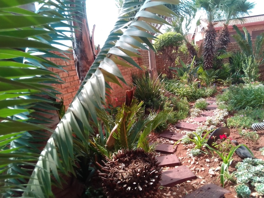 2 Bedroom Property for Sale in Eike Park Gauteng