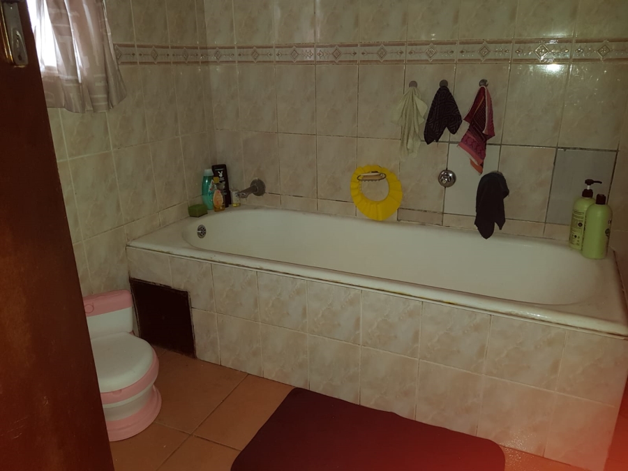 3 Bedroom Property for Sale in Greenhills Gauteng