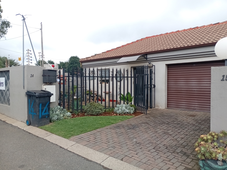 2 Bedroom Property for Sale in Krugersdorp West Gauteng