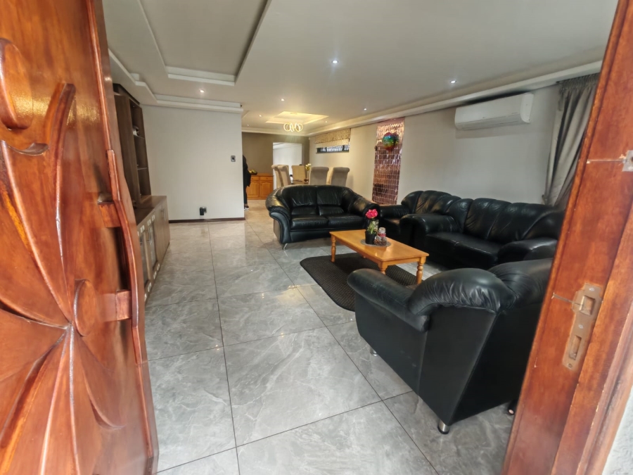 7 Bedroom Property for Sale in Horison Gauteng