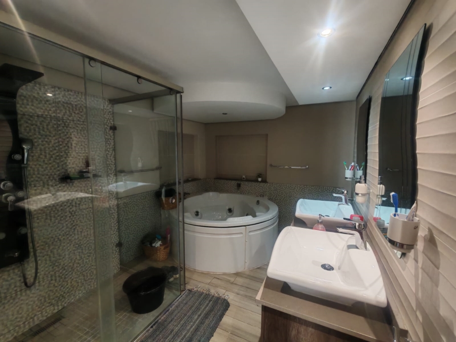 7 Bedroom Property for Sale in Horison Gauteng