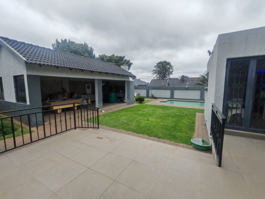 7 Bedroom Property for Sale in Horison Gauteng