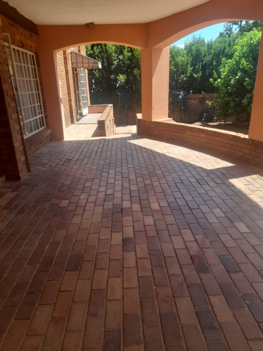 4 Bedroom Property for Sale in Northcliff Gauteng