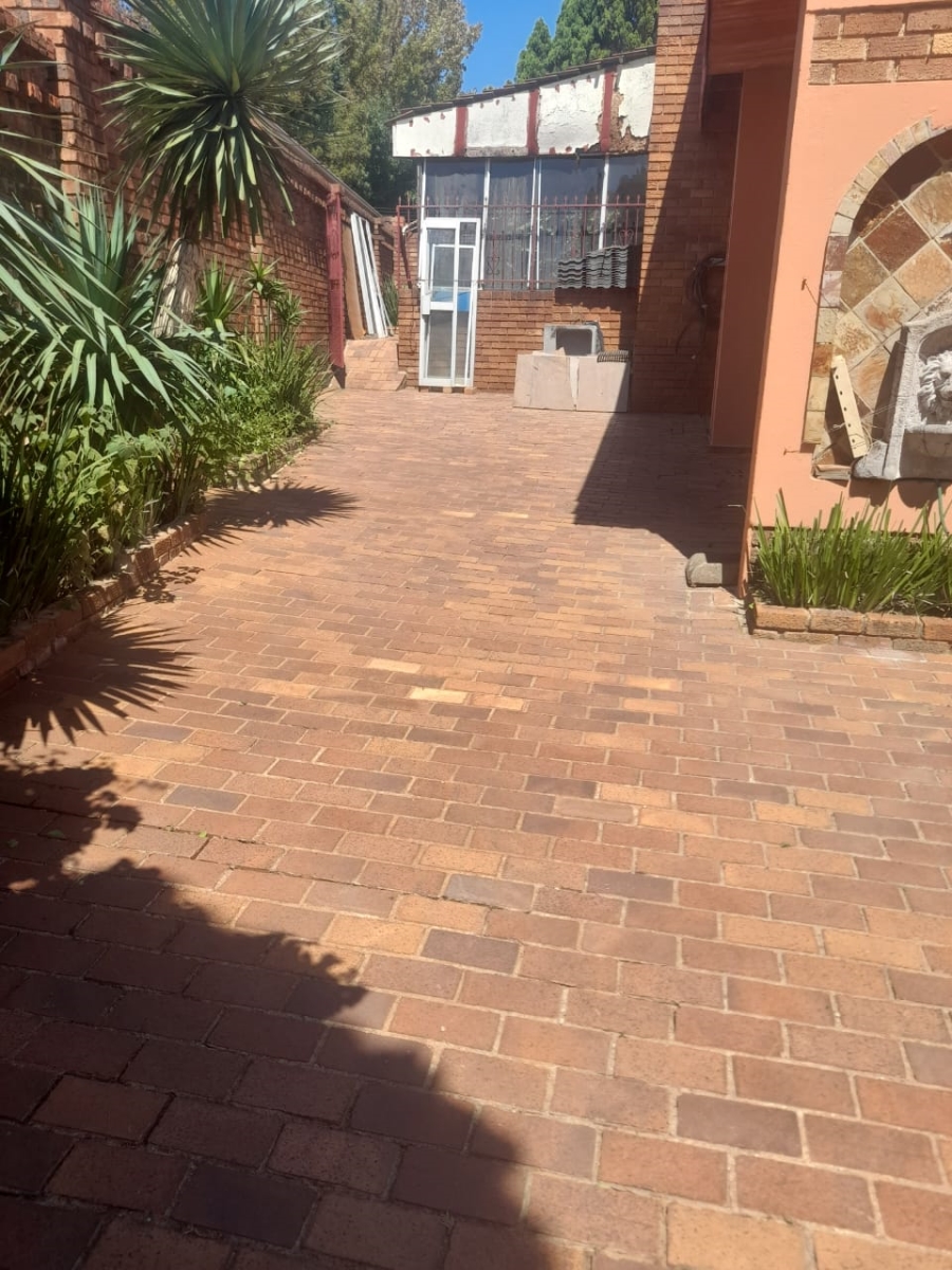 4 Bedroom Property for Sale in Northcliff Gauteng