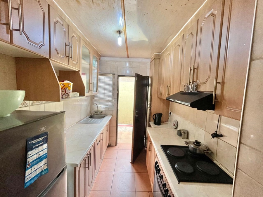 2 Bedroom Property for Sale in Protea Glen Gauteng