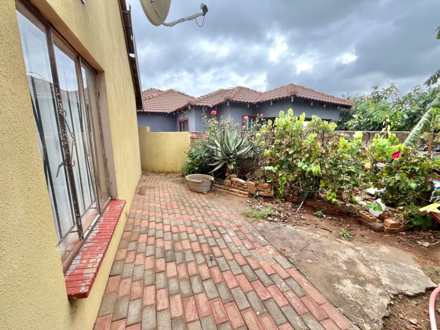 2 Bedroom Property for Sale in Protea Glen Gauteng