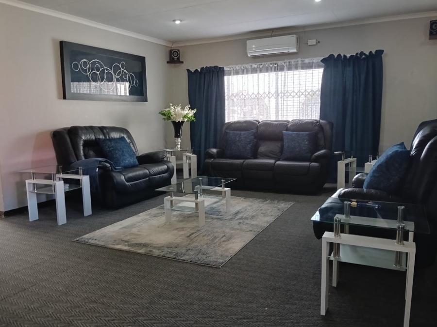 5 Bedroom Property for Sale in Greenhills Gauteng