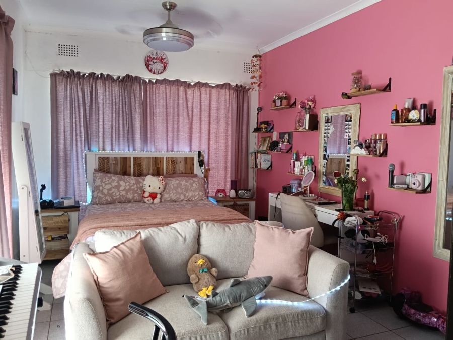 5 Bedroom Property for Sale in Greenhills Gauteng