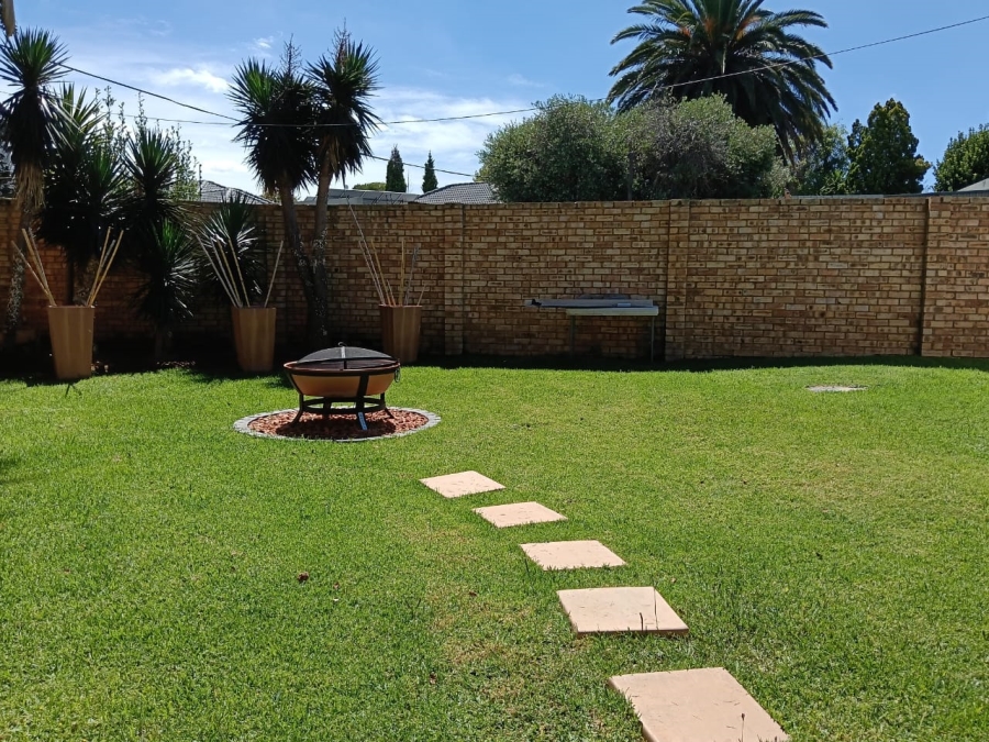 5 Bedroom Property for Sale in Greenhills Gauteng