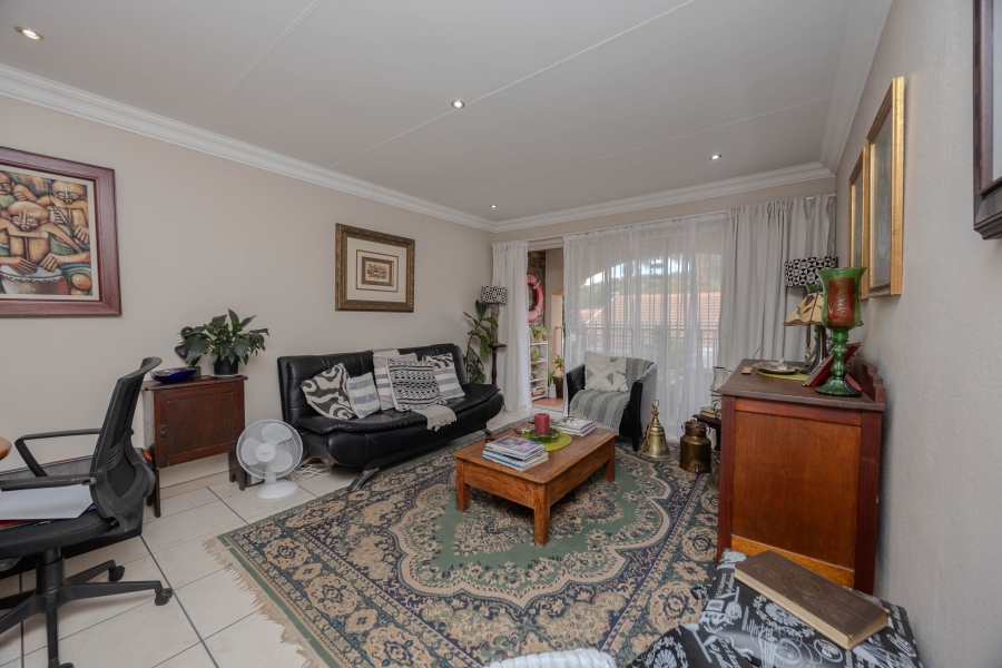 2 Bedroom Property for Sale in Johannesburg Central Gauteng