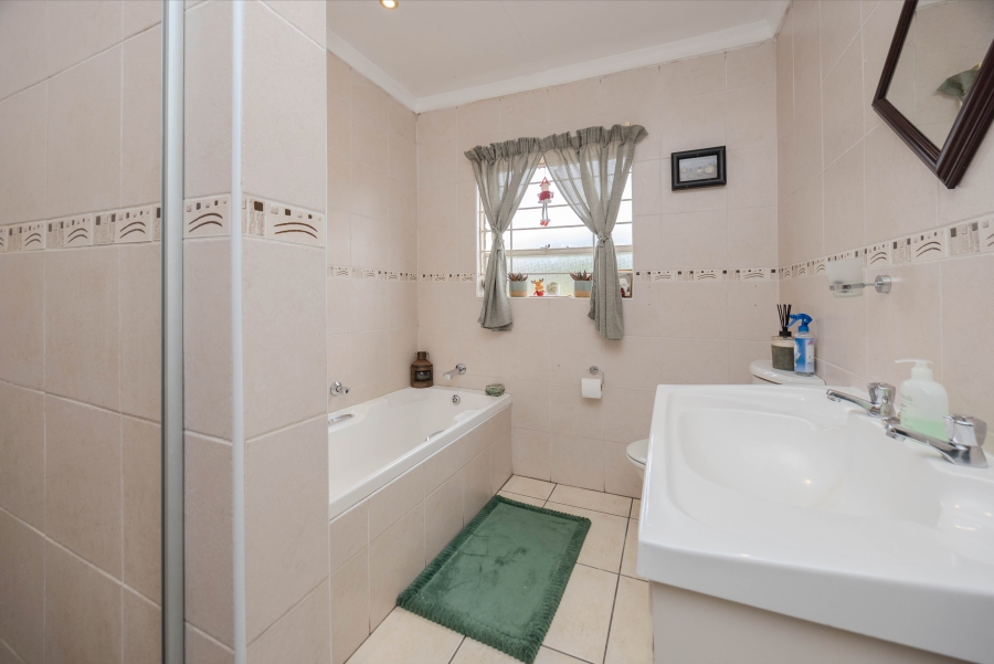 2 Bedroom Property for Sale in Johannesburg Central Gauteng