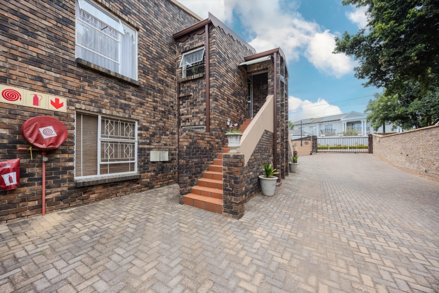 2 Bedroom Property for Sale in Johannesburg Central Gauteng
