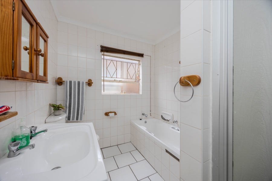 2 Bedroom Property for Sale in Johannesburg Central Gauteng