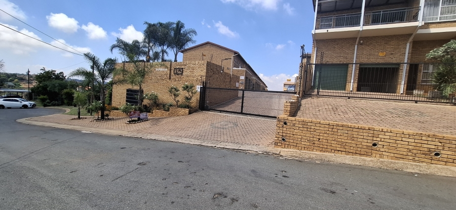 3 Bedroom Property for Sale in Rangeview Gauteng