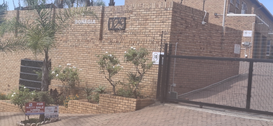 3 Bedroom Property for Sale in Rangeview Gauteng