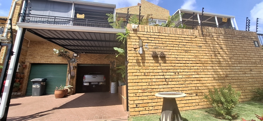 3 Bedroom Property for Sale in Rangeview Gauteng