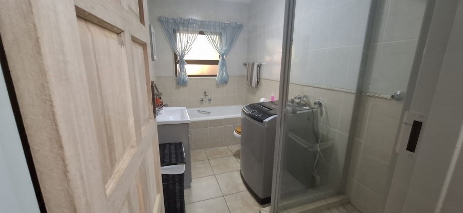 3 Bedroom Property for Sale in Rangeview Gauteng