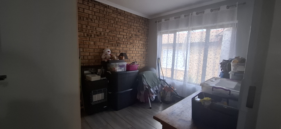 3 Bedroom Property for Sale in Rangeview Gauteng