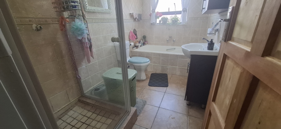 3 Bedroom Property for Sale in Rangeview Gauteng