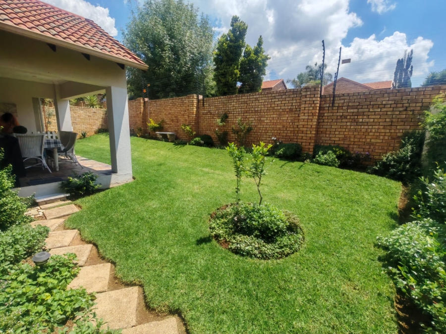 2 Bedroom Property for Sale in Roodepoort Gauteng
