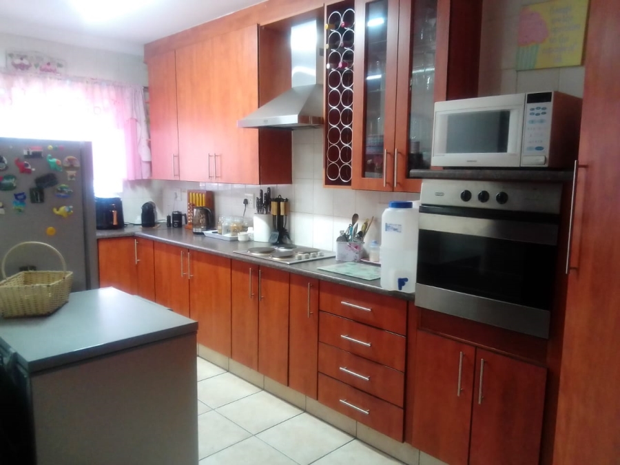 3 Bedroom Property for Sale in Eike Park Gauteng