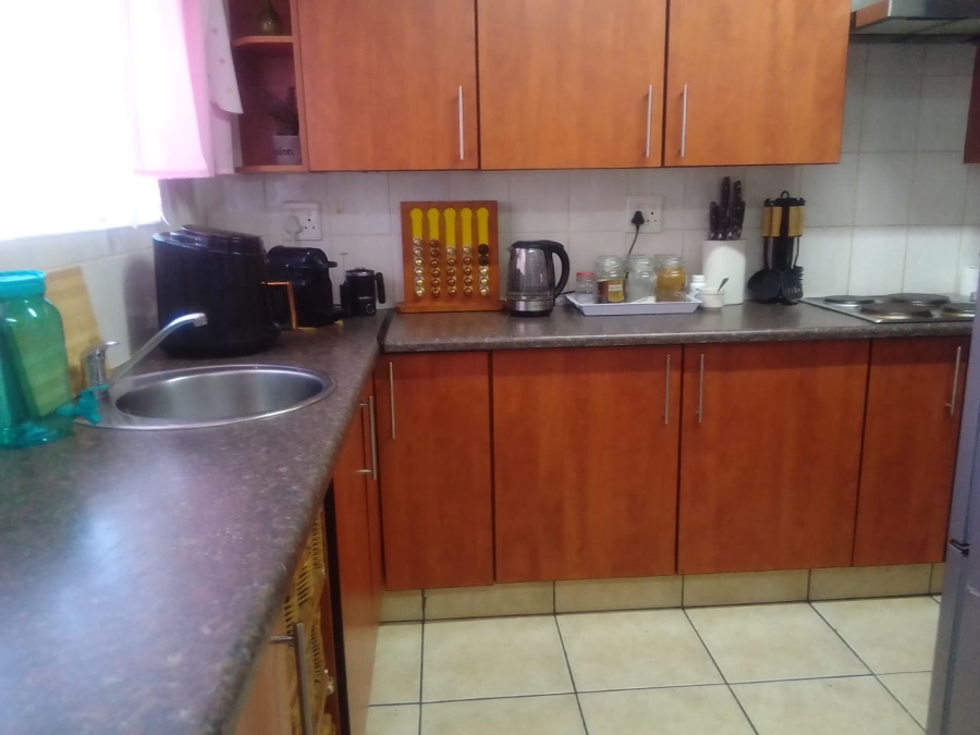 3 Bedroom Property for Sale in Eike Park Gauteng