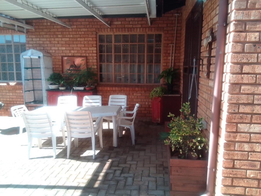 3 Bedroom Property for Sale in Eike Park Gauteng