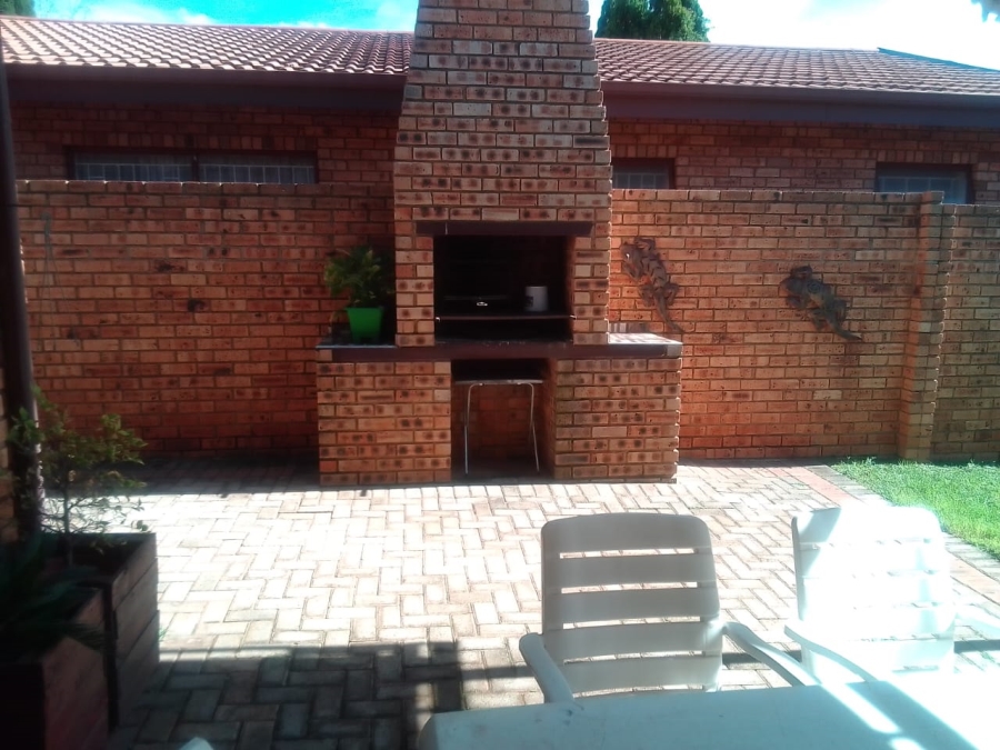3 Bedroom Property for Sale in Eike Park Gauteng
