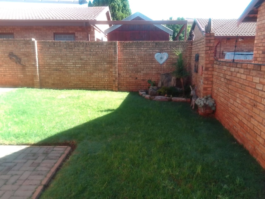 3 Bedroom Property for Sale in Eike Park Gauteng