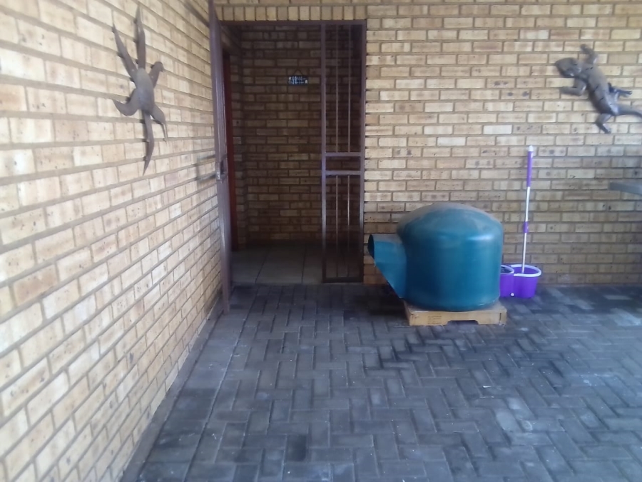 3 Bedroom Property for Sale in Eike Park Gauteng