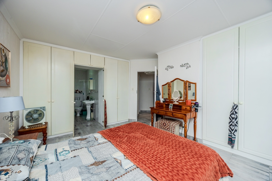 2 Bedroom Property for Sale in Johannesburg Central Gauteng