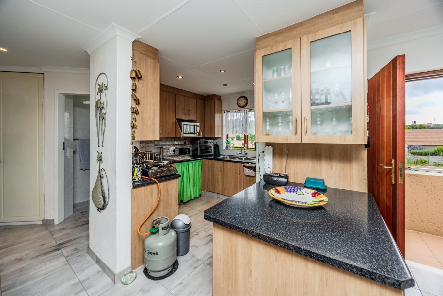 2 Bedroom Property for Sale in Johannesburg Central Gauteng