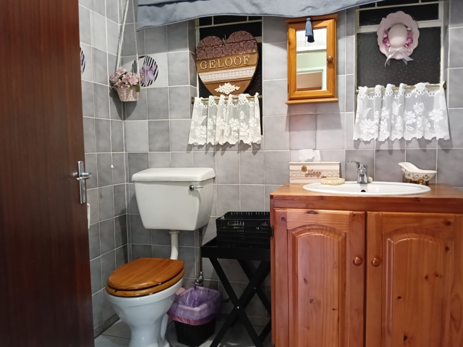 5 Bedroom Property for Sale in Randpoort Gauteng