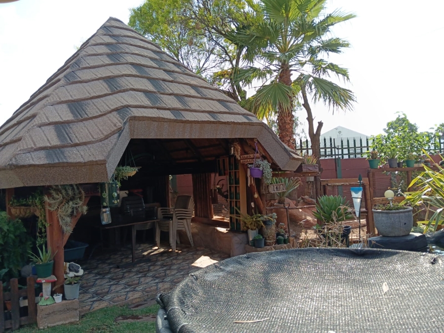 5 Bedroom Property for Sale in Randpoort Gauteng